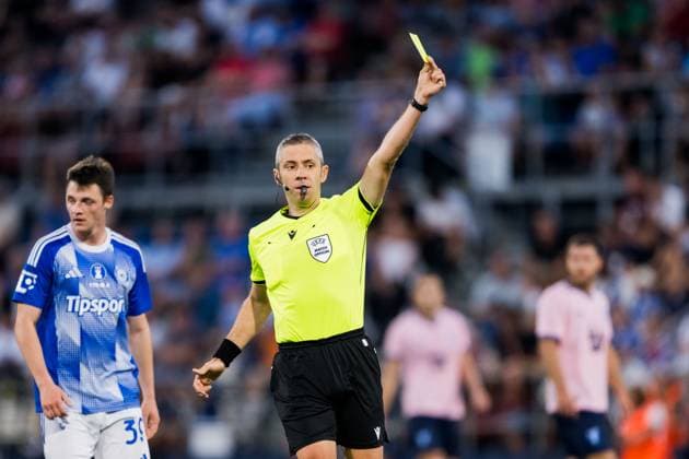 250828 Referee Radu Petrescu during the second leg UEFA Europa League play off football match between SK Sigma Olomouc and Malmö FF on August 28, 2025 in Olomouc Photo Petter Arvidson BILDBYRAN kod PA PA1072 fotboll football soccer fotball uefa europa league europa league malmö ff sk sigma olomouc bbeng playoff  Copyright: PETTERxARVIDSON BB250828PA116