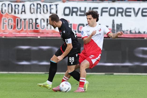 Nemanja Bilbija of Zrinjski battles for the ball with Miguel Rodriquez of FC Utrecht during the match FC Utrecht Zrinjski at the Galgenwaard for the Europa League play off season 2024 2025 in Utrecht, Netherlands on 28 august 2025, photo by Peter Lous EYE4images DeFodi Images