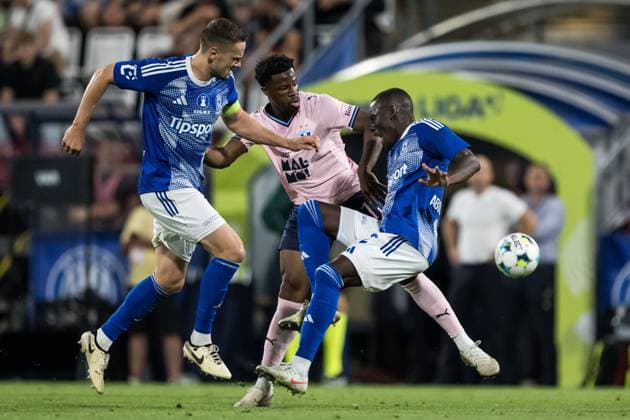 250828 Taha Ali of Malmö FF against Tomas Huk and Abdoulaye Sylla of SK Sigma Olomouc during the second leg UEFA Europa League play off football match between SK Sigma Olomouc and Malmö FF on August 28, 2025 in Olomouc Photo Petter Arvidson BILDBYRAN kod PA PA1072 fotboll football soccer fotball uefa europa league europa league malmö ff sk sigma olomouc bbeng playoff  Copyright: PETTERxARVIDSON BB250828PA141