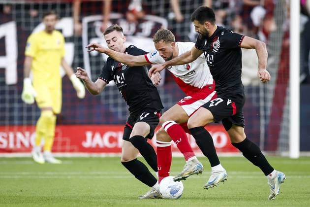 UTRECHT - (l-r) Karlo Abramovic of HSK Zrinjski Mostar, David Min of FC Utrecht, Slobodan Jakovljevic of HSK Zrinjski Mostar during the play-off round of the UEFA Conference League match between FC Utrecht and HSK Zrinjski at Galgenwaard Stadium on August 28, 2025, in Utrecht, Netherlands. ANP ROBIN VAN LONKHUIJSEN UEFA Europa League 2025 26 Third Qualifying Round 2025 26 xVIxANPxSportx xxANPxIVx 534349017 originalFilename: 534349017.jpg