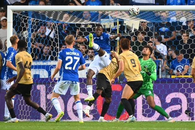 KRC Genk v Lech Poznan - UEFA Europa League GENK, BELGIUM - AUGUST 28 : Lawal Tobias goalkeeper of KRC Genk during the UEFA Europa League 2025 26 play-off round second leg between KRC Genk and Lech Poznan on August 28, 2025 in Genk, Belgium, 28 08 2025 Genk Belgium  Copyright: xVincentxKalutx