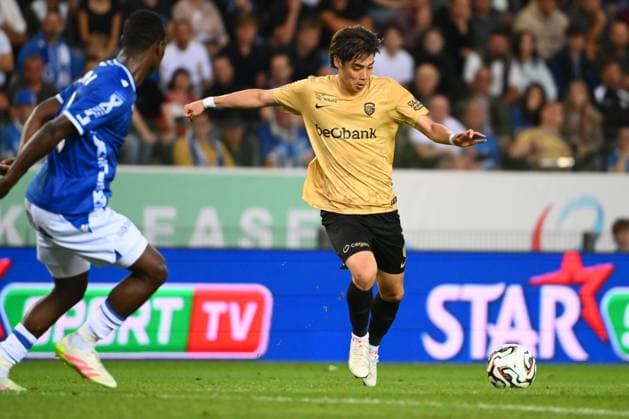 KRC Genk v Lech Poznan - UEFA Europa League GENK, BELGIUM - AUGUST 28 : Ito Junya forward of KRC Genk during the UEFA Europa League 2025 26 play-off round second leg between KRC Genk and Lech Poznan on August 28, 2025 in Genk, Belgium, 28 08 2025 Genk Belgium  Copyright: xVincentxKalutx