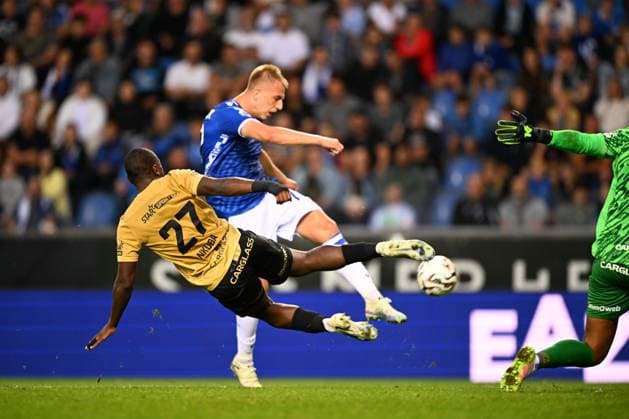 KRC Genk v Lech Poznan - UEFA Europa League GENK, BELGIUM - AUGUST 28 : Nkuba Ken defender of KRC Genk in action during the UEFA Europa League 2025 26 play-off round second leg between KRC Genk and Lech Poznan on August 28, 2025 in Genk, Belgium, 28 08 2025 Genk Belgium  Copyright: xTomasxSiskx