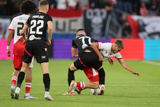 Dave van den Berg of FC Utrecht battles for the ball with Karlo Abramovic of Zrinjski during the match FC Utrecht Zrinjski at the Galgenwaard for the Europa League play off season 2024 2025 in Utrecht, Netherlands on 28 august 2025, photo by Peter Lous EYE4images DeFodi Images