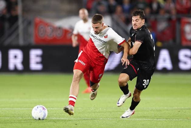UTRECHT , 28-08-2025 , stadium Galgenwaard , season 2025 2026 , UEFA Europa League football , Play offs 2nd leg , match between FC Utrecht and Zrinjski , picture shows FC Utrecht player Davy van den Berg, Zrinjski player Neven Djurasek Utrecht - Zrinjski  x30714859x Copyright: