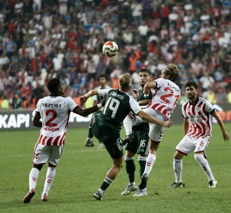 Samsunspor v Panathinaikos - UEFA Europa League SAMSUN, TURKIYE - AUGUST 28: Holse (21) of Samsunspor in action during UEFA Europa League playoff round second leg football match between Samsunspor and Panathinaikos at 19 May Stadium in Samsun, Turkiye on August 28, 2025. Recep Bilek Anadolu Samsun Turkey. Editorial use only. Please get in touch for any other usage.  Copyright: x2025xAnadoluxRecepxBilekx