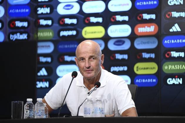 Besiktas v FC Lausanne - UEFA Conference League ISTANBUL, TURKIYE - AUGUST 28: Head coach of Lausanne Peter Zeidler speaks during a press conference, PK, Pressekonferenz after the UEFA Conference League play-off second leg match between Besiktas and Lausanne at Tupras Stadium in Istanbul, Turkiye, on August 28, 2025. Arif Hudaverdi Yaman Anadolu Istanbul Turkey. Editorial use only. Please get in touch for any other usage.  Copyright: x2025xAnadoluxArifxHudaverdixYamanx