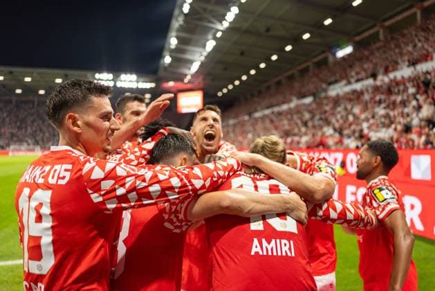 Conference-League-Qualifikation: 1. FSV Mainz 05 - Rosenborg Trondheim, 28.08.2025 Jubel zum 4:1 durch Nadiem Amiri (1. FSV Mainz 05, 10); Tor; Torjubel; Freude; Emotion Conference-League-Qualifikation, Rückspiel zwischen 1. FSV Mainz 05 und Rosenborg Trondheim in der MEWA Arena am 28.08.2025 *** Conference League Qualification 1 FSV Mainz 05 Rosenborg Trondheim, 28 08 2025 Celebration for 4 1 by Nadiem Amiri 1 FSV Mainz 05, 10 goal goal celebration Joy Emotion Conference League Qualification, second leg between 1 FSV Mainz 05 and Rosenborg Trondheim at the MEWA Arena on 28 08 2025 Copyright: xBEAUTIFULxSPORTS Hahnex