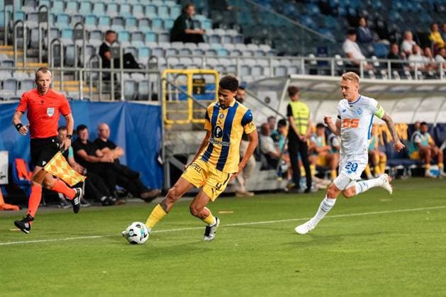 LUBLIN 28.08.2025 MECZ IV RUNDA KWALIFIKACYJNA LIGA EUROPY SEZON 2025 2026: DYNAMO KIJOW - MACCABI TEL-AVIV --- MENS FOOTBALL MATCH UEFA EUROPA LEAGUE SEASON 2025 2026 PLAY-OFF ROUND 2ND LEG: FC DYNAMO KYIV - MACCABI TEL-AVIV FC Heitor, Vitaliy Buyalskyi FOT. KAZIMIERZ KOZUCH 400MM.PL NEWSPIX.PL --- newspix.pl POLAND OUT! 