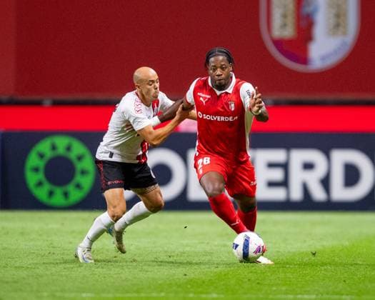 August 28, 2025, Braga, Braga, Portugal: BRIGHT ARREY-MBI from SC Braga seen on action during the UEFA Europe League 2025 26 playoff match between SC Braga and Lincoln Red Imps at Estadio Municipal de Braga on August 28, 2025 in Braga, Portugal. Braga Portugal - ZUMAl192 20250828_zsp_l192_061 Copyright: xMiguelxLemosx