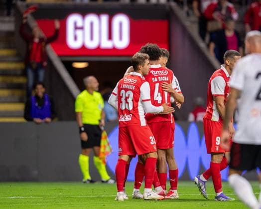 August 28, 2025, Braga, Braga, Portugal: PAU VICTOR from SC Braga seen celebrating his goal during the UEFA Europe League 2025 26 playoff match between SC Braga and Lincoln Red Imps at Estadio Municipal de Braga on August 28, 2025 in Braga, Portugal. Braga Portugal - ZUMAl192 20250828_zsp_l192_092 Copyright: xMiguelxLemosx