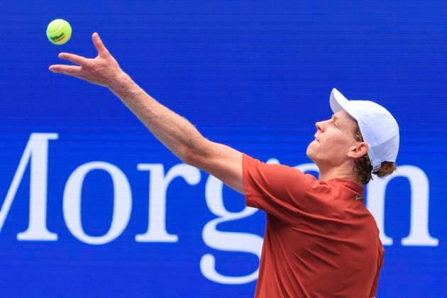 August 28, 2025, Flushing Meadows, New York, USA: Jannik Sinner serves during a match against Alexei Popyrin on Day 5 of the 2025 US Open at USTA Billie Jean King National Tennis Center on Thursday August 28, 2025 in the Flushing neighborhood of the Queens borough of New York City. JAVIER ROJAS PI Flushing Meadows USA - ZUMAp124 20250828_zaa_p124_048 Copyright: xJavierxRojasx