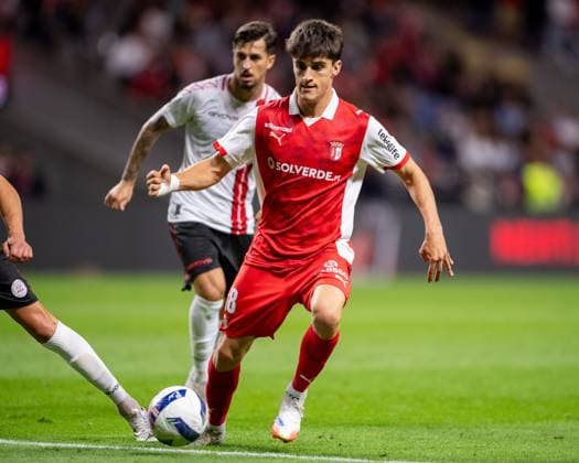 August 28, 2025, Braga, Braga, Portugal: PAU VICTOR from SC Braga seen on action during the UEFA Europe League 2025 26 playoff match between SC Braga and Lincoln Red Imps at Estadio Municipal de Braga on August 28, 2025 in Braga, Portugal. Braga Portugal - ZUMAl192 20250828_zsp_l192_066 Copyright: xMiguelxLemosx