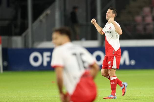 Nick Viergever of FC Utrecht celebrates after reaching Europa League during the match FC Utrecht Zrinjski at the Galgenwaard for the Europa League play off season 2024 2025 in Utrecht, Netherlands on 28 august 2025, photo by Peter Lous EYE4images DeFodi Images