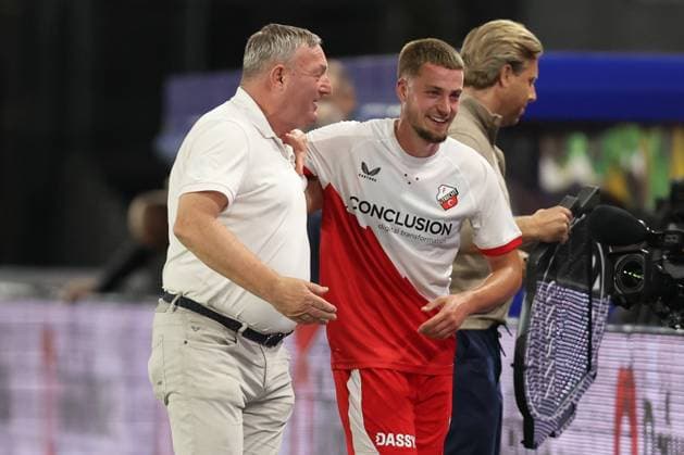 Head Coach Ron Jans of FC Utrecht with Dave van den Berg of FC Utrecht during the match FC Utrecht Zrinjski at the Galgenwaard for the Europa League play off season 2024 2025 in Utrecht, Netherlands on 28 august 2025, photo by Peter Lous EYE4images DeFodi Images