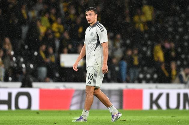 28 08 2025, Bern, Wankdorf, Uefa Europa League, Playoffs, BSC Young Boys Slovan Bratislava, 13 David Strelec Bratislava is disappointed after the defeat Bern Wankdorf Bern Switzerland Copyright: xJustPictures.ch ManuelxWinterbergerx jp-de-MaWi-MWI_1392