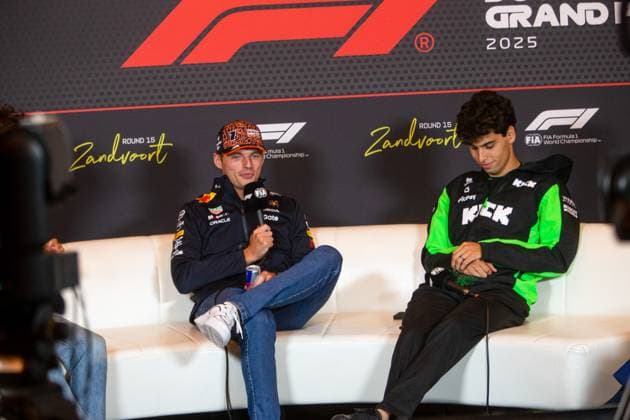 August 28, 2025, Zandvoort, Rieti, Nederlands: Max Verstappen (NED) - Oracle Red Bull Racing - Red Bull RB21 - Honda RBPT and Gabriel Bortoleto (BRA) Stake F1 Team Sauber during Formula 1 Heineken Dutch Grand Prix 2025, Zandvoort, The Nederlands, from Aug 28th to 31th - Round 15 of 24 of 2025 F1 World Championship, WM, Weltmeisterschaft Zandvoort Nederlands - ZUMAm217 20250828_zsp_m217_060 Copyright: xAlessioxDexMarcox