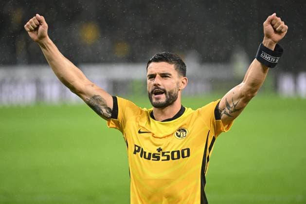 28 08 2025, Bern, Wankdorf, Uefa Europa League, Playoffs, BSC Young Boys Slovan Bratislava, 23 Loris Benito Young Boys celebrates victory Bern Wankdorf Bern Switzerland Copyright: xJustPictures.ch ManuelxWinterbergerx jp-de-MaWi-MWI_1464