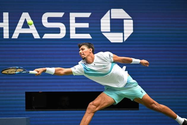 (250829) -- NEW YORK, Aug. 29, 2025 -- Alexei Popyrin hits a return during the men s singles second round match between Jannik Sinner of Italy and Alexei Popyrin of Australia at the 2025 US Open tennis championships in New York, the United States, on Aug. 28, 2025. ) (SP)U.S.-NEW YORK-TENNIS-US OPEN-MEN S SINGLES-SINNER VS POPYRIN LixRui 