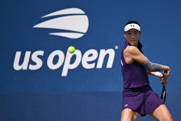(250829) -- NEW YORK, Aug. 29, 2025 -- Wang Xinyu of China hits a return during the women s singles second round match between Ekaterina Alexandrova of Russia and Wang Xinyu of China at the 2025 US Open tennis championships in New York, the United States, Aug. 28, 2025. ) (SP)U.S.-NEW YORK-TENNIS-US OPEN-WOMEN S SINGLES-ALEXANDROVA VS WANG LixRui 