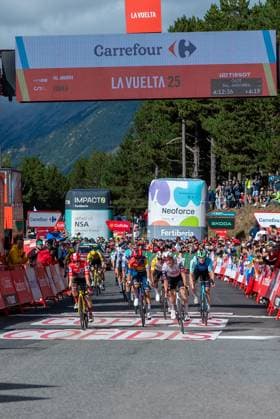 La Vuelta - 80th Tour of Spain 2025 - Stage 6 Cyclists participate in stage 6 of La Vuelta 2025, which connects Olot in Girona and Pal in Andorra, on August 28, 2025. Andorra Andorra  Copyright: xMartinxSilvaxCosentinox originalFilename:silvacosentino-cyclists250828_npxXk.jpg