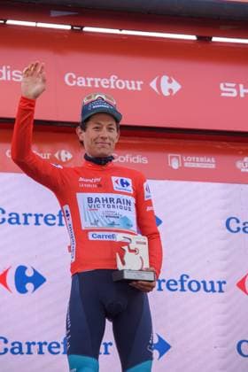 La Vuelta - 80th Tour of Spain 2025 - Stage 6 Torstein Traeen from Norway of Team Bahrain Victorious stands on the podium in stage 6 of La Vuelta 2025, which connects Olot in Girona and Pal in Andorra, on August 28, 2025. Andorra Arinsal Andorra  Copyright: xMartinxSilvaxCosentinox originalFilename:silvacosentino-torstein250828_npdNQ.jpg