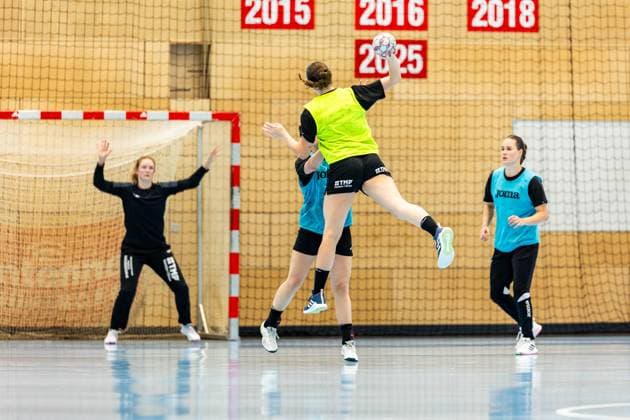 28 08 2025, GER, Handball, Women, Season 2025 2026, Alsco 1 Bundesliga, Thueringer HC Season opening public training Team presentation Kim Ott Thueringer HC,25 99947 Bad Langensalza Salza Halle Sporthalle Mehrz Thüringen Germany