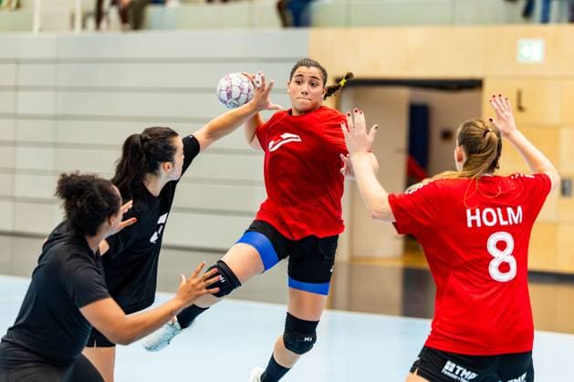 28 08 2025, GER, Handball, Women, Season 2025 2026, Alsco 1 Bundesliga, Thueringer HC Season Opening Public Training Team Presentation Giulia Guarieiro Thueringer HC,13 99947 Bad Langensalza Salza Halle Sporthalle Mehrz Thüringen Germany