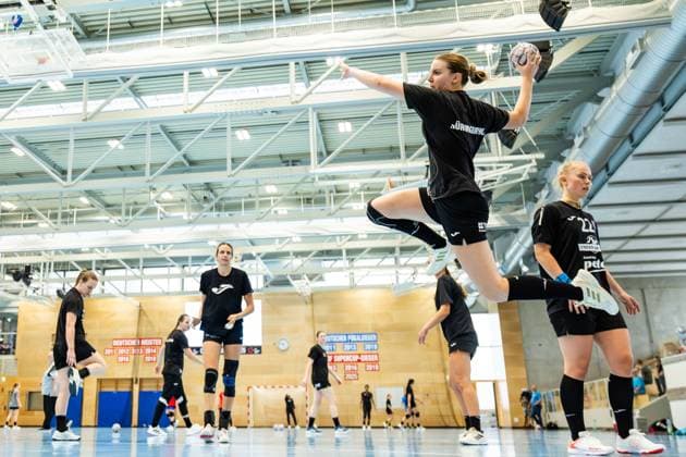 28 08 2025, GER, Handball, Women, Season 2025 2026, Alsco 1 Bundesliga, Thueringer HC Season opening public training Team presentation Anna Szabo Thueringer HC,26 99947 Bad Langensalza Salza Halle Sporthalle Mehrz Thüringen Germany