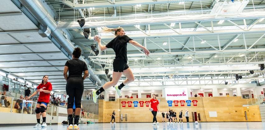 28 08 2025, GER, Handball, Women, Season 2025 2026, Alsco 1 Bundesliga, Thueringer HC Season opening public training Team presentation Nathalie Hendrikse Thueringer HC,6 99947 Bad Langensalza Salza Halle Sporthalle Mehrz Thüringen Germany