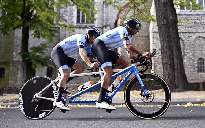 Argentina Maximiliano Gomez and pilot Daniel Omar Juarez (MB) pictured in action during the individual time trial at the UCI Para-cycling Road World Championships, Friday 29 August 2025, in Ronse. The UCI Para-Cycling Road World Championships take place from 28 to 31 Augustus in Ronse. JASPERxJACOBS  x132715381x