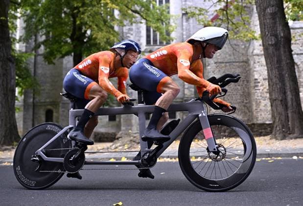 Netherlands Tristan Bangma and pilot Patrick Bos (MB) pictured in action during the individual time trial at the UCI Para-cycling Road World Championships, Friday 29 August 2025, in Ronse. The UCI Para-Cycling Road World Championships take place from 28 to 31 Augustus in Ronse. JASPERxJACOBS  x132715425x