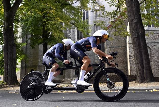 Spain Joan Sanso Riera and pilot Eloy Teruel Rovira (MB) pictured in action during the individual time trial at the UCI Para-cycling Road World Championships, Friday 29 August 2025, in Ronse. The UCI Para-Cycling Road World Championships take place from 28 to 31 Augustus in Ronse. JASPERxJACOBS  x132715659x