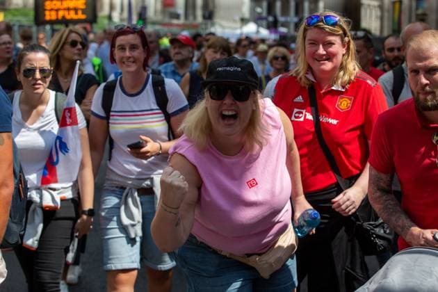 August 1, 2022, London, England, United Kingdom: Fans are seen in Trafalgar Square as Englandâ€⠢s national women football team celebrates Euro 2022 victory on stage. Copyright: xTayfunxSalcix