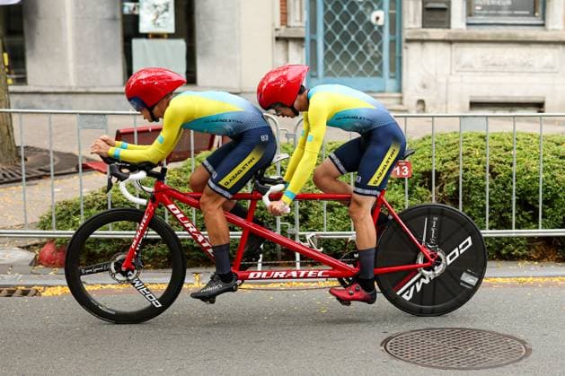 2025 UCI Para-cycling Road World Championships Picture by John Clifton SWpix.com - 29 08 2025 - Cycling - 2025 UCI Para-cycling Road World Championships - Ronse, Flanders, Belgium - Men B Individual Time Trial (ITT) - Nail Yermukhanbet piloted by Devid Kussakov (Kazakhstan) Copyright: x xSWpix.comx(t axPhotographyxHubxLtd)xJohnxClifton SWpix.comx SWP-3069-0474