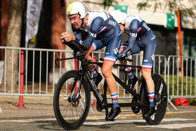 2025 UCI Para-cycling Road World Championships Picture by John Clifton SWpix.com - 29 08 2025 - Cycling - 2025 UCI Para-cycling Road World Championships - Ronse, Flanders, Belgium - Men B Individual Time Trial (ITT) - Alexandre Lloveras piloted by Yoann Paillot (France) Copyright: x xSWpix.comx(t axPhotographyxHubxLtd)xJohnxClifton SWpix.comx SWP-3069-0485