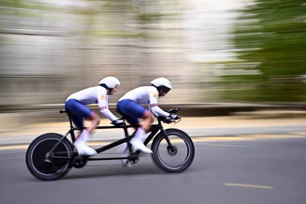 Great Britain Elizabeth Jordan and pilot Danielle Khan (WB) pictured in action during the individual time trial at the UCI Para-cycling Road World Championships, Friday 29 August 2025, in Ronse. The UCI Para-Cycling Road World Championships take place from 28 to 31 Augustus in Ronse. JASPERxJACOBS  x132719970x