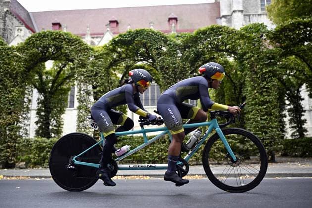 Malaysia Nur Azlia Syafinaz Mohd Zais and pilot Nurul Suhada Zainal (WB) pictured in action during the individual time trial at the UCI Para-cycling Road World Championships, Friday 29 August 2025, in Ronse. The UCI Para-Cycling Road World Championships take place from 28 to 31 Augustus in Ronse. JASPERxJACOBS  x132720113x
