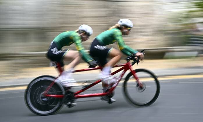 Brazil Bianca Canovas Garcia and pilot Lara Rodrigues Marinho (WB) pictured in action during the individual time trial at the UCI Para-cycling Road World Championships, Friday 29 August 2025, in Ronse. The UCI Para-Cycling Road World Championships take place from 28 to 31 Augustus in Ronse. JASPERxJACOBS  x132720285x