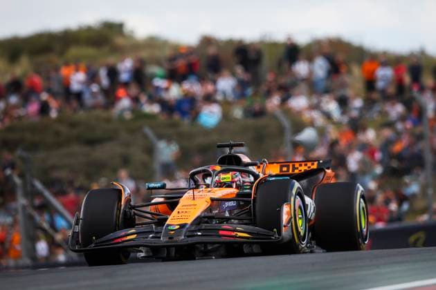F1 - DUTCH GRAND PRIX 2025 81 PIASTRI Oscar (aus), McLaren F1 Team MCL39, action during the 2025 Formula 1 Heineken Dutch Grand Prix, 15th round of the 2025 FIA Formula One World Championship, WM, Weltmeisterschaft from August 29 to 31, 2025 on the Zandvoort Circuit, in Zandvoort, Netherlands - ZandvoortNetherlands  Copyright: xXavixBonillax