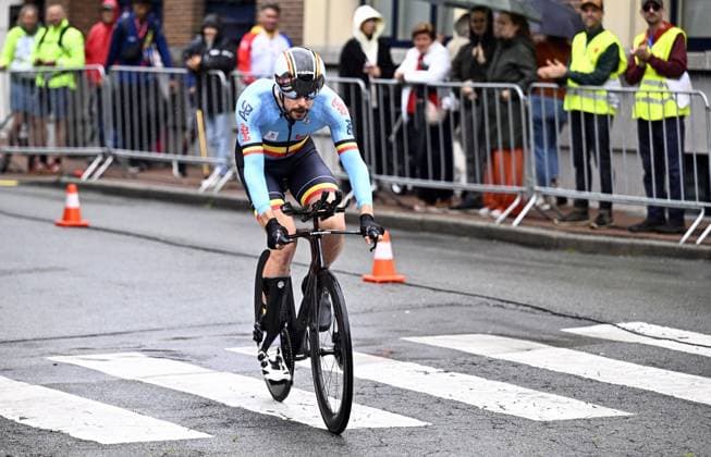 Lennert Vanlathem (MC1) pictured in action during the individual time trial at the UCI Para-cycling Road World Championships, Friday 29 August 2025, in Ronse. The UCI Para-Cycling Road World Championships take place from 28 to 31 Augustus in Ronse. JASPERxJACOBS  x132736408x