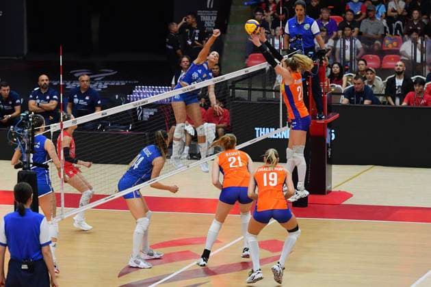 FIVB Volleyball Women™s World Championship, WM, Weltmeisterschaft 2025 Vanja Ivanovic 40 of Serbia is in action during the FIVB Volleyball Women s World Championship 2025 round of 16 between the Netherlands and Serbia at Indoor Stadium Hua-Mak in Bangkok, Thailand, on August 29, 2025. Bangkok Thailand  Copyright: xVachiraxVachirax originalFilename:kalong-volleyba160101_npJvx.jpg