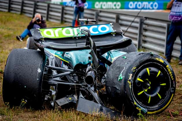 Formule 1 driver Lance Stroll of Aston Martin crashed with his car during the match Formula 1 Zandvoort friday 2025, free practice at the Formula 1 circuit Zandvoort for the Formula One Zandvoort friday 2025 season 2025 2026 in ZANDVOORT, Netherlands on 29 august 2025, photo by Marcel van Dorst EYE4images DeFodi Images DATUM AANPASSEN