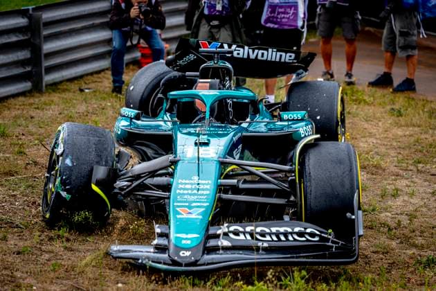 Formule 1 driver Lance Stroll of Aston Martin crashed with his car during the match Formula 1 Zandvoort friday 2025, free practice at the Formula 1 circuit Zandvoort for the Formula One Zandvoort friday 2025 season 2025 2026 in ZANDVOORT, Netherlands on 29 august 2025, photo by Marcel van Dorst EYE4images DeFodi Images DATUM AANPASSEN