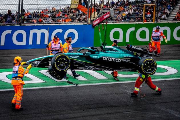 Formule 1 driver Lance Stroll of Aston Martin crashed with his car during the match Formula 1 Zandvoort friday 2025, free practice at the Formula 1 circuit Zandvoort for the Formula One Zandvoort friday 2025 season 2025 2026 in ZANDVOORT, Netherlands on 29 august 2025, photo by Marcel van Dorst EYE4images DeFodi Images DATUM AANPASSEN