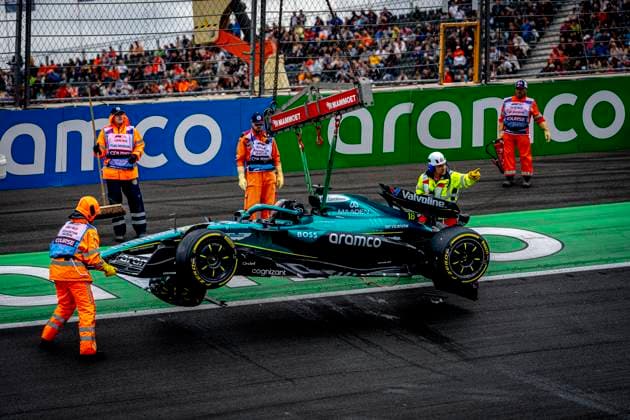 Formule 1 driver Lance Stroll of Aston Martin crashed with his car during the match Formula 1 Zandvoort friday 2025, free practice at the Formula 1 circuit Zandvoort for the Formula One Zandvoort friday 2025 season 2025 2026 in ZANDVOORT, Netherlands on 29 august 2025, photo by Marcel van Dorst EYE4images DeFodi Images DATUM AANPASSEN