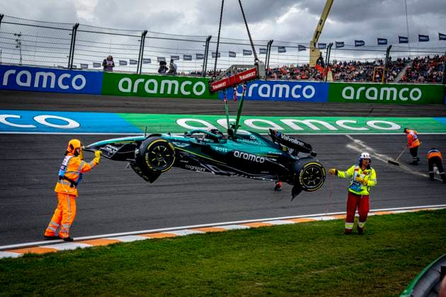 Formule 1 driver Lance Stroll of Aston Martin crashed with his car during the match Formula 1 Zandvoort friday 2025, free practice at the Formula 1 circuit Zandvoort for the Formula One Zandvoort friday 2025 season 2025 2026 in ZANDVOORT, Netherlands on 29 august 2025, photo by Marcel van Dorst EYE4images DeFodi Images DATUM AANPASSEN