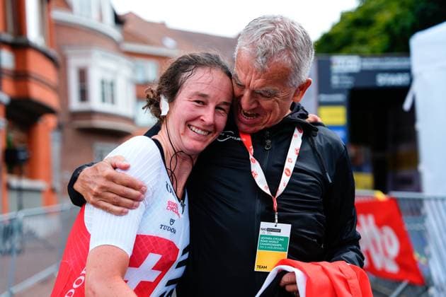 2025 UCI Para-cycling Road World Championships Picture by Olly Hassell SWpix.com - 29 08 2025 - Cycling - 2025 UCI Para-cycling Road World Championships - Ronse, Flanders, Belgium - Women C2 Individual Time Trial (ITT) - Flurina Rigling (Switzerland) celebrates winning the Women™s C2 Individual Time Trial (ITT) Copyright: x xSWpix.comx(t axPhotographyxHubxLtd)xOllyxHassell SWpix.comx SWP-3069-0833