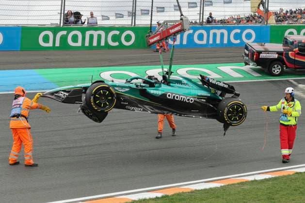 F1 Grand Prix of Netherlands - Practice Lance Stroll of Canada and the Aston Martin Aramco F1 Team drives the Aston Martin AMR25 and crashes during the second practice session before the Formula 1 Heineken Dutch Grand Prix at Circuit Zandvoort in Zandvoort, Netherlands, on August 29, 2025. Zandvoort Netherlands  Copyright: xPiotrxZajacx originalFilename:zajac-formula1250829_npunf.jpg