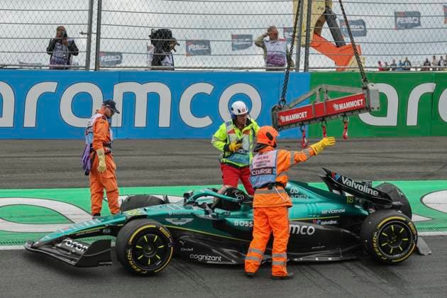 F1 Grand Prix of Netherlands - Practice Lance Stroll of Canada and the Aston Martin Aramco F1 Team drives the Aston Martin AMR25 and crashes during the second practice session before the Formula 1 Heineken Dutch Grand Prix at Circuit Zandvoort in Zandvoort, Netherlands, on August 29, 2025. Zandvoort Netherlands  Copyright: xPiotrxZajacx originalFilename:zajac-formula1250829_npwX0.jpg
